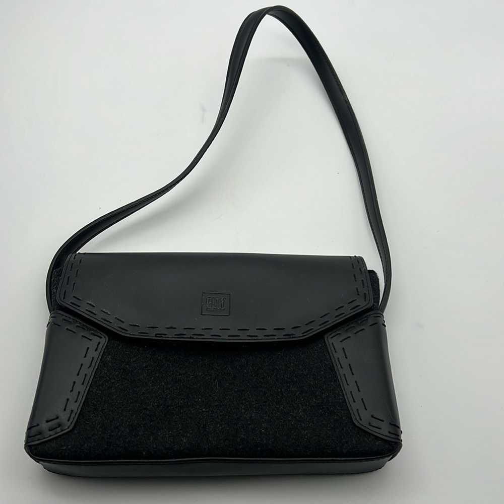 City DKNY Black Leather & Felt Small Classic Purse Bag
